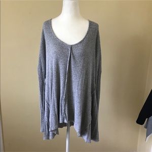 Oversized gray v-neck sweater